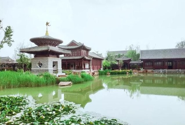 依绿园